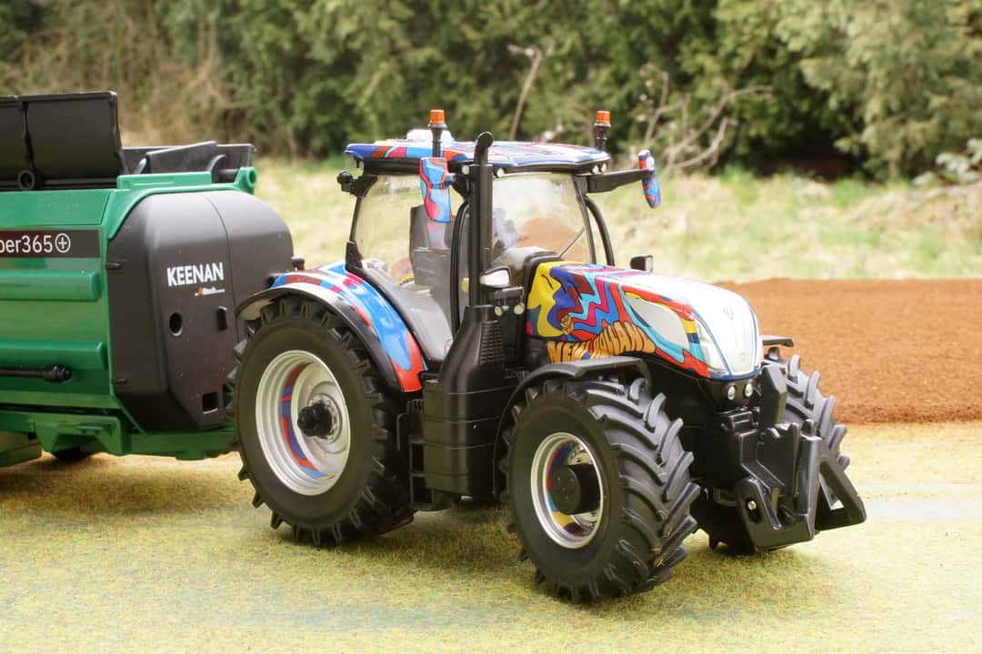 NEW HOLLAND T 7.300 Centenario - Deluxe Racing