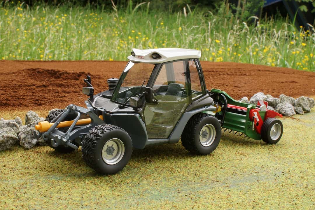 Aebi Terratrac 281 schwarz: Schwarzer Schweizer profi