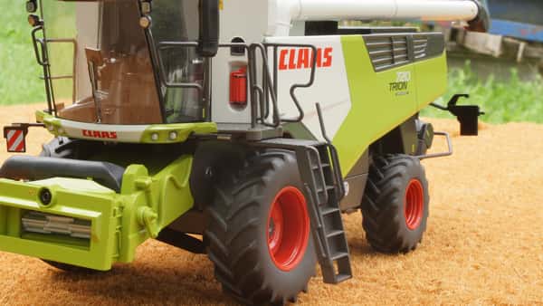 Wiking - Claas Trion 720 avec Convio 1080 et chariot - 1/32